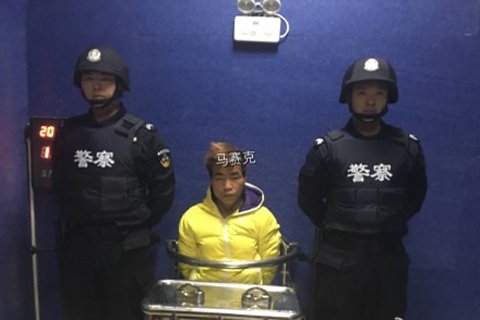 警方用文字打码等“神招”在网上热传。图片来自网络