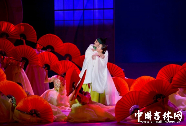 中国朝鲜族原创舞剧《阿里郎花》在长春东方大剧院隆重上演