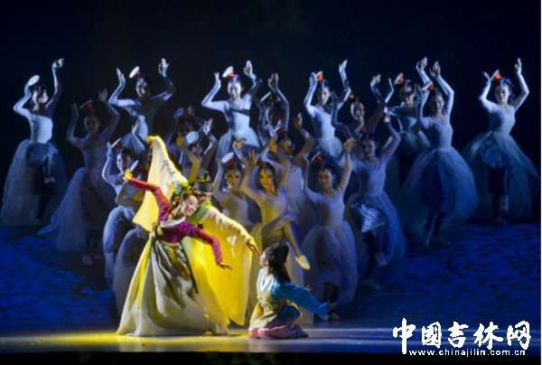 中国朝鲜族原创舞剧《阿里郎花》在长春东方大剧院隆重上演