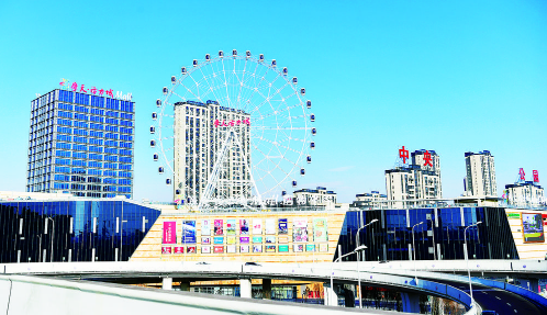 屋顶摩天轮 浪漫"长春眼"